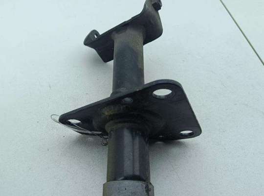 купить Кронштейн бампера переднего на Volkswagen Passat B5