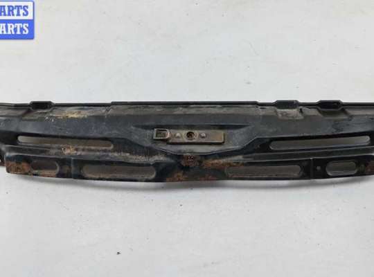 Рамка (планка) капота MB1689681 на Mercedes Sprinter W901-W905 (1995-2006)