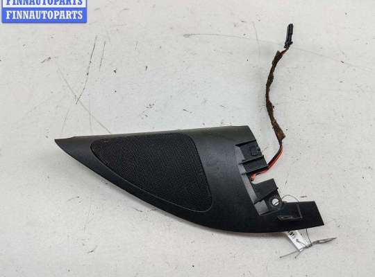 купить Накладка на зеркало правое на Volkswagen Golf-4