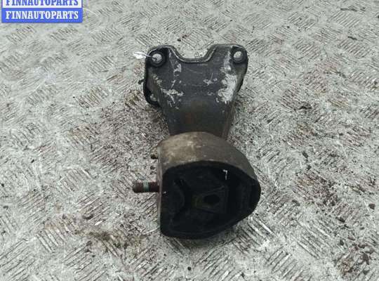 купить Кронштейн КПП опорный на Volkswagen Passat B5