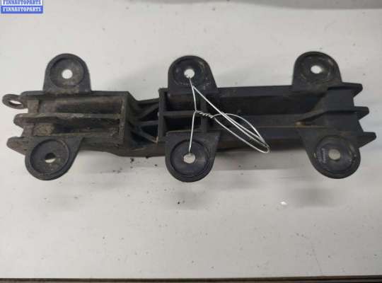 купить Кронштейн бампера переднего на Audi 80 B3 (1987-1992)