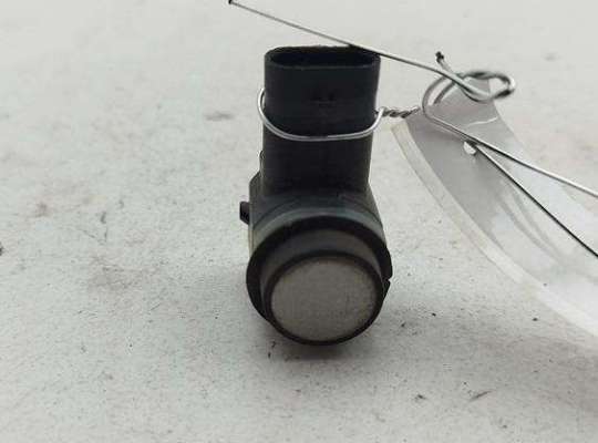 Датчик парковки (парктроник) задний VG2712587 на Volkswagen Passat B7