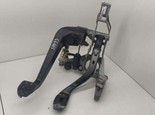 купить Узел педальный на Audi A4 B6 (2001-2004)