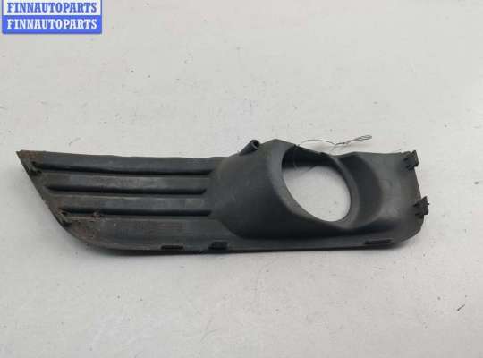 Решетка (заглушка) бампера на Ford Focus II