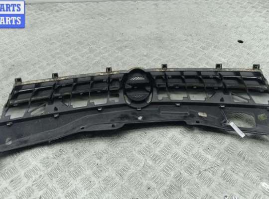 купить Решетка радиатора на Opel Astra H (2004-2009)