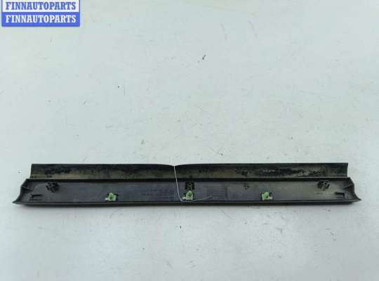 купить Молдинг двери задней левой на Volkswagen Passat B5