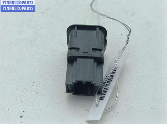 купить Кнопка открывания лючка топливного бака на Volkswagen Passat B5