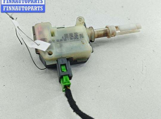 Активатор (привод) замка багажника AU1695768 на Audi A4 B6 (2001-2004)