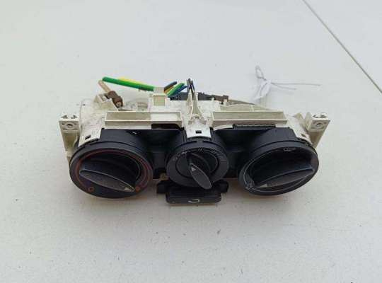 Переключатель отопителя AU1647732 на Audi A3 8L (1996-2003)