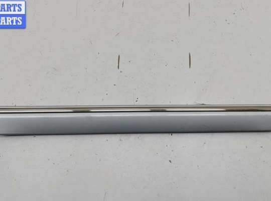 Молдинг двери задней правой MB1566975 на Mercedes C-Class W203 (2000-2006)