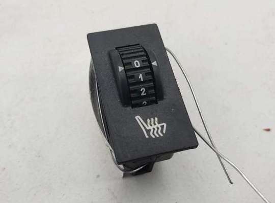 Купить Кнопка обогрева сидений на Peugeot 607 Кнопка обогрева сидений PG1274398 на Peugeot 607