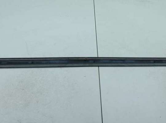 купить Молдинг двери передней левой на Audi A4 B7 (2004-2008)