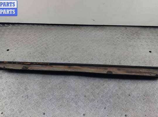 купить Накладка на порог наружная правая на Skoda Roomster