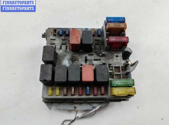 Блок предохранителей FT556845 на Fiat Stilo