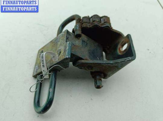 купить Петля двери передней левой на Volkswagen Passat B5