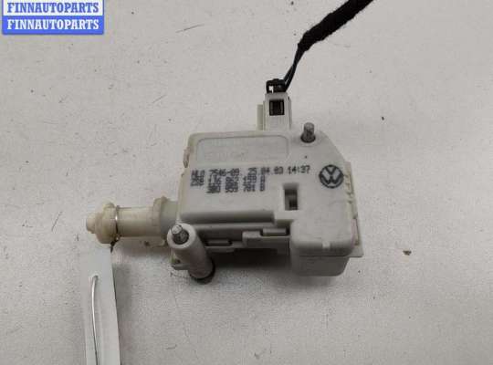 Активатор (привод) замка багажника VG2662704 на Volkswagen Golf-4