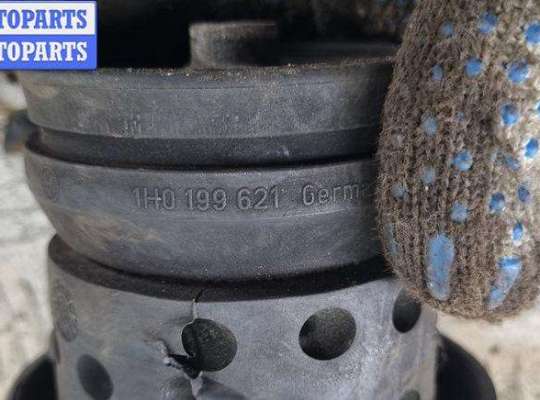 купить Подушка крепления двигателя на Volkswagen Passat B4