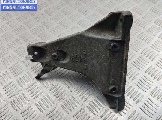 купить Кронштейн двигателя опорный на Volkswagen Passat B5