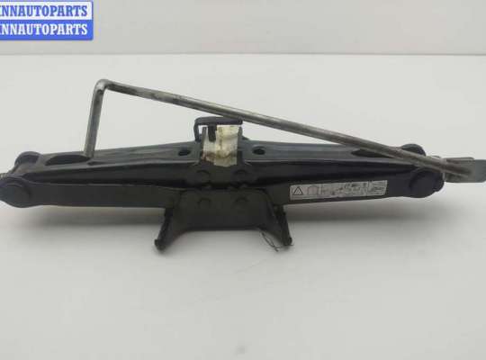 Домкрат RN1571982 на Dacia (Renault) Logan