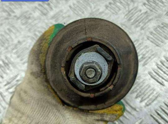 купить Подушка крепления двигателя на Volkswagen Passat B5