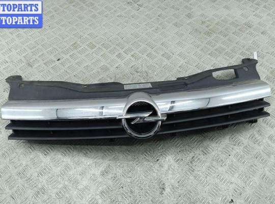 купить Решетка радиатора на Opel Astra H (2004-2009)