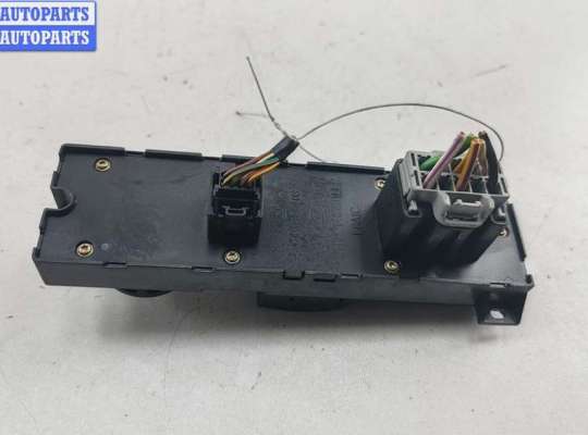 купить Блок кнопок управления стеклоподъемниками на Ford Focus II (2004-2011)