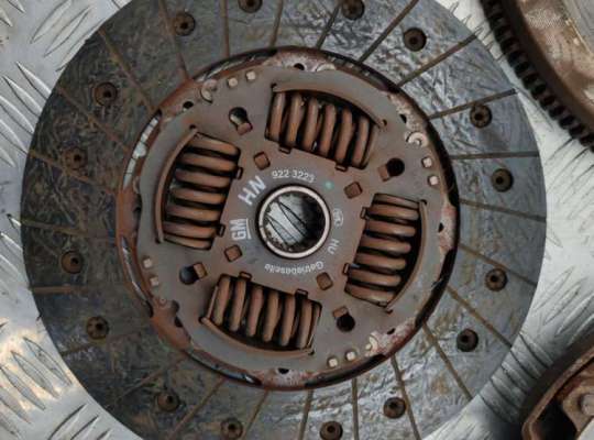 Маховик на Opel Zafira A