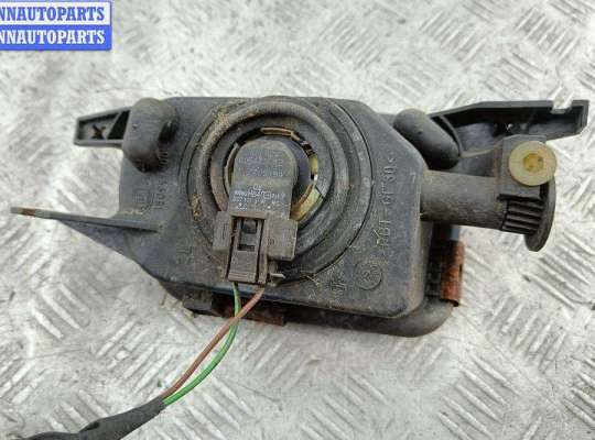 купить Фара противотуманная левая на Mercedes C-Class W203 (2000-2006)
