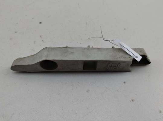 Кронштейн бампера переднего FO1851873 на Ford Focus II (2004-2011)