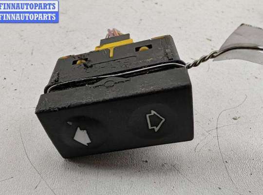 купить Кнопка стеклоподъемника переднего левого на BMW 3 E36 (1991-2000)