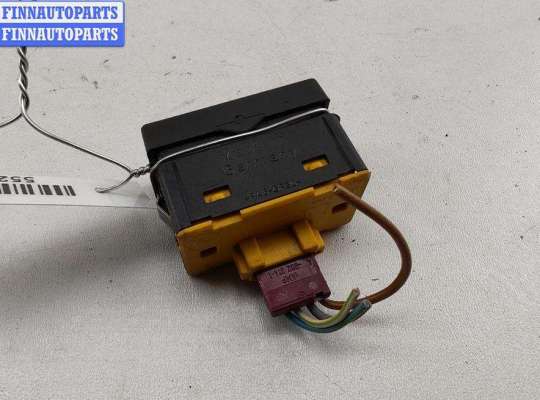 купить Кнопка стеклоподъемника переднего левого на BMW 3 E36 (1991-2000)