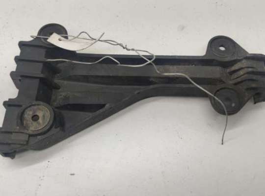 купить Кронштейн бампера переднего на Audi A6 C4 (1994-1997)