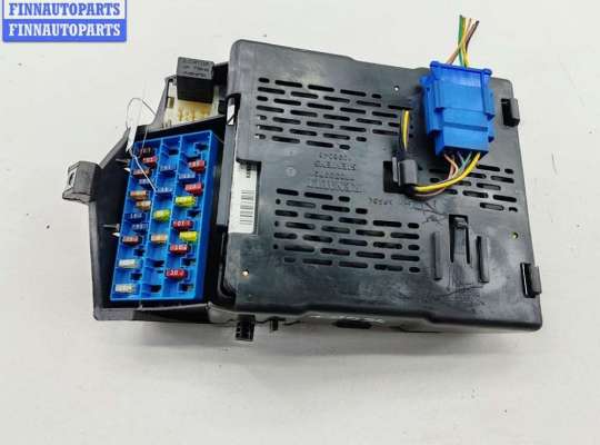 Блок предохранителей RN1572333 на Renault Scenic I (1996-2003)