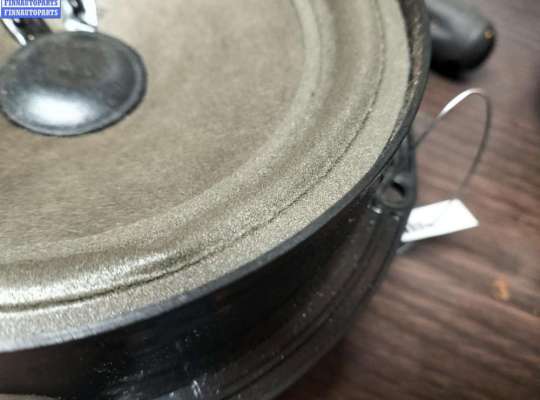 купить Динамик двери задней левой на Volkswagen Passat B6