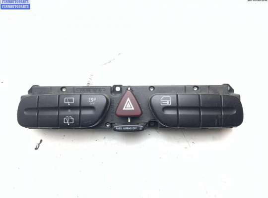 Кнопка аварийной сигнализации (аварийки) MB1038689 на Mercedes W203 (C)