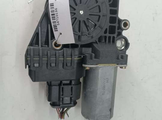 купить Моторчик стеклоподъемника передний правый на Audi A6 C5 (1997-2005)