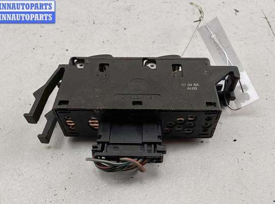 купить Кнопка стеклоподъемника переднего правого на BMW 3 E46 (1998-2006)