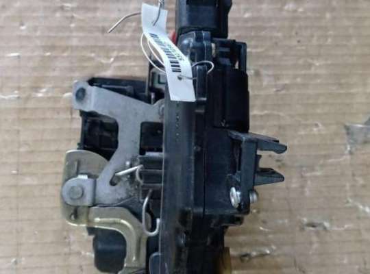 купить Замок двери передней левой на Volkswagen Golf-4