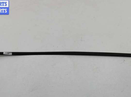 Молдинг двери передней левой VG2778477 на Volkswagen Passat B6