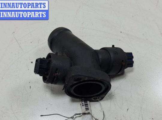 купить Фланец (тройник) системы охлаждения на Volkswagen Transporter T4