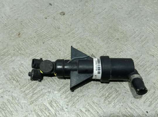 Форсунка омывателя фар AU1718574 на Audi A6 C5 (1997-2005)