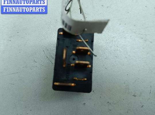 купить Кнопка стеклоподъемника переднего правого на Audi 100 C4 (1991-1994)