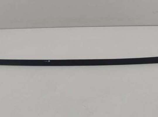 Молдинг лобового стекла VG2732527 на Volkswagen Passat B5