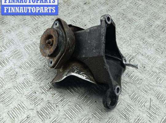 купить Кронштейн КПП опорный на Volkswagen Passat B5