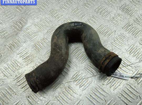 Патрубок радиатора OP2412828 на Opel Astra G (1998-2004)