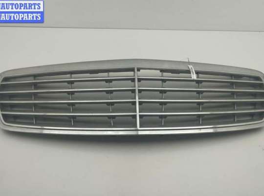 Решетка радиатора MB1709848 на Mercedes E-Class W211 (2002-2009)