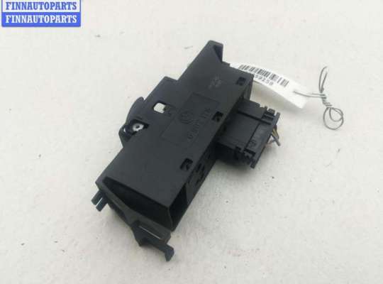 купить Кнопка стеклоподъемника переднего правого на BMW 3 E46 (1998-2006)