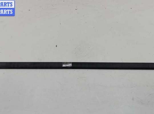 купить Молдинг двери передней правой на Volkswagen Passat B5