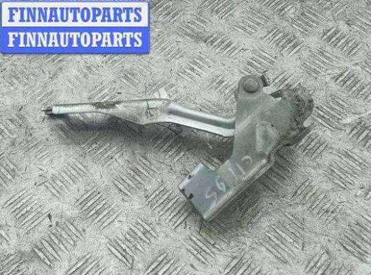 купить Петля капота левая на Mazda 5