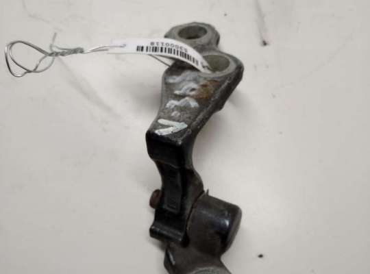купить Петля двери передней правой на Ford Focus II (2004-2011)